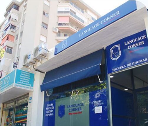 Fachada de la academia